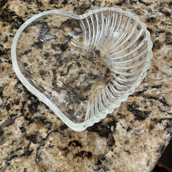 Heart Shaped Candy Dish - Picture 3 of 4